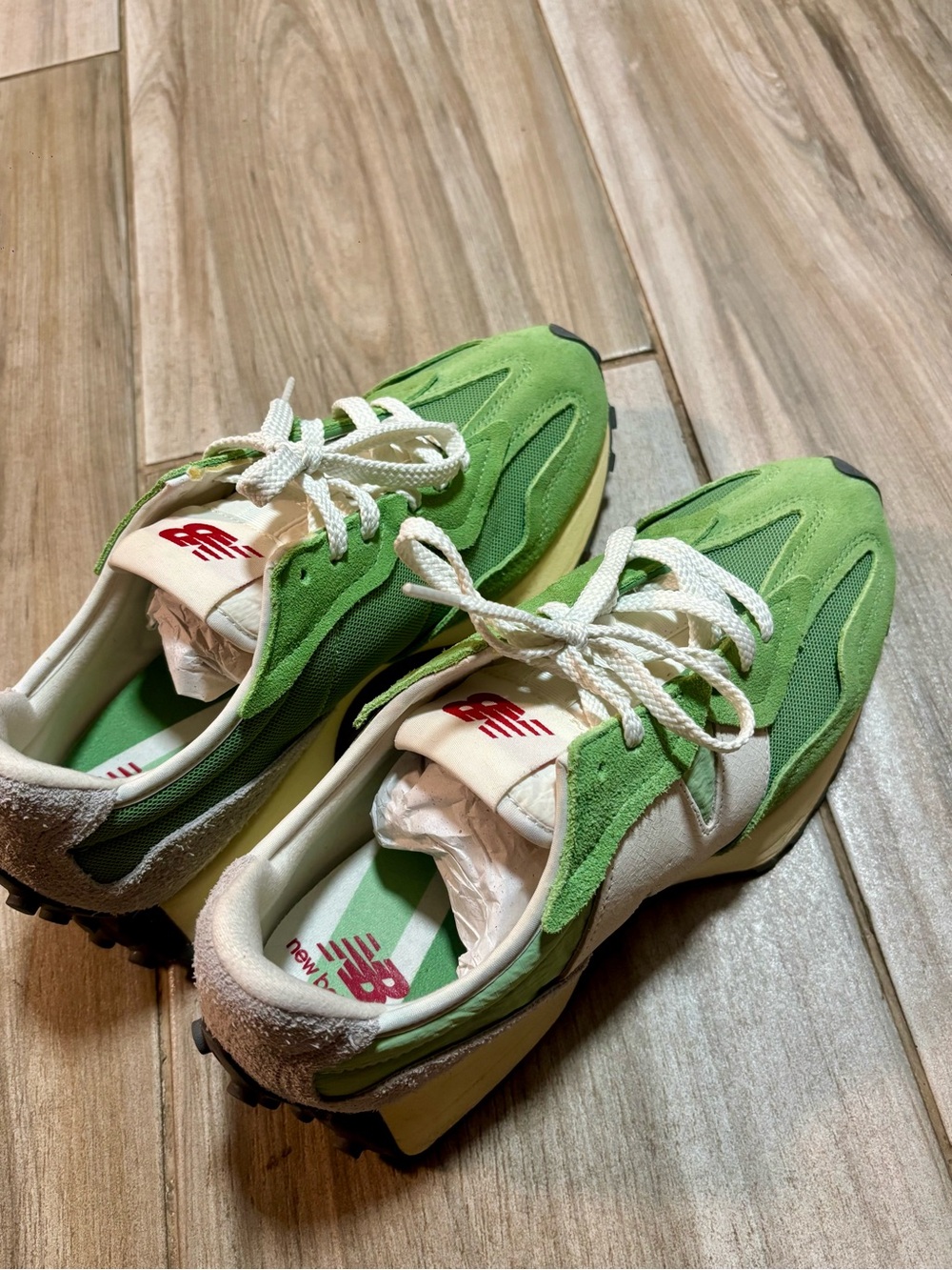 New Balance 327 sneakers
